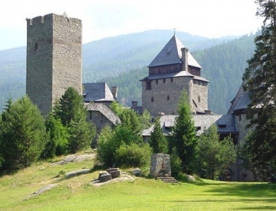 Burg Finstergrün - Austria