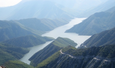Tama i elektrownia wodna na jeziorze Kozjak - Macedonia