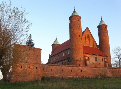 Brochów - kościół obronny