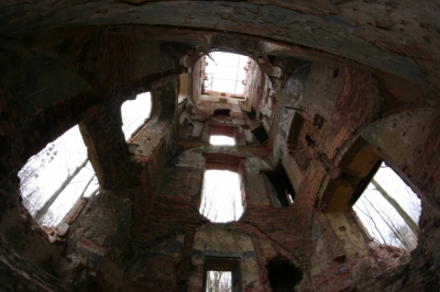 Ruiny pałacu w Chwalmierzu