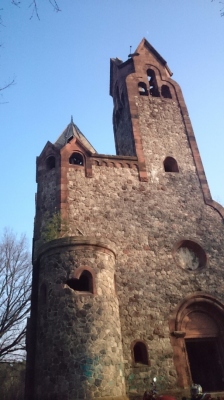 Opuszczony kościół w Pisarzowicach