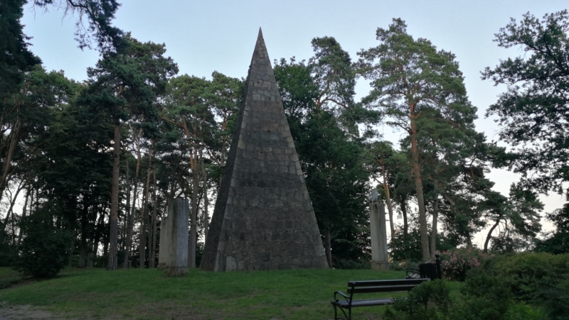 Piramida Łakińskiego.