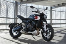 Triumph prezentuje motocykl Trident 660 Special Edition na 2025 rok