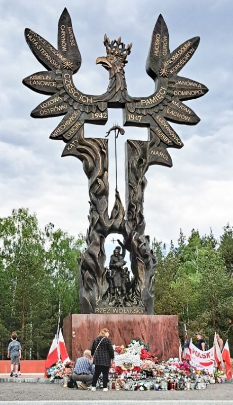 Pomnik Pomordowanych na Kresach.