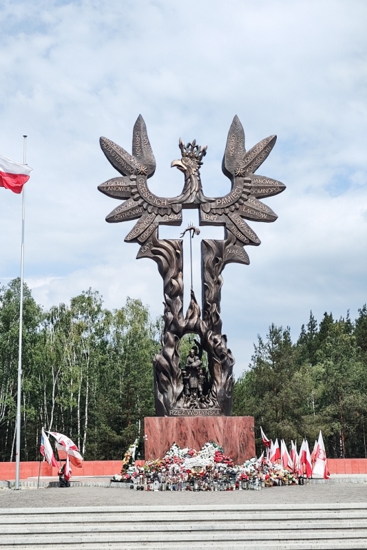 Pomnik Pomordowanych na Kresach.