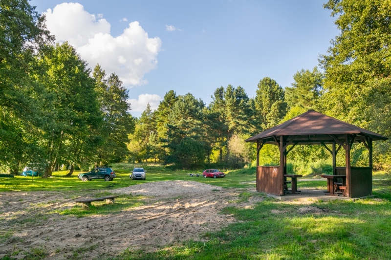 Miejsce kempingowe na dziko.