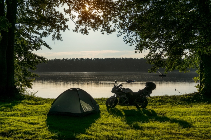 Miejsce kempingowe na dziko.