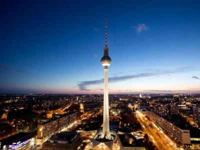 Wieża telewizyjna Fernsehturm w Berlinie