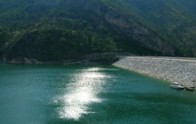 Tama i elektrownia wodna na jeziorze Kozjak - Macedonia