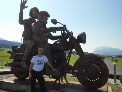 Pomnik Harley-Davidson Fat Bob