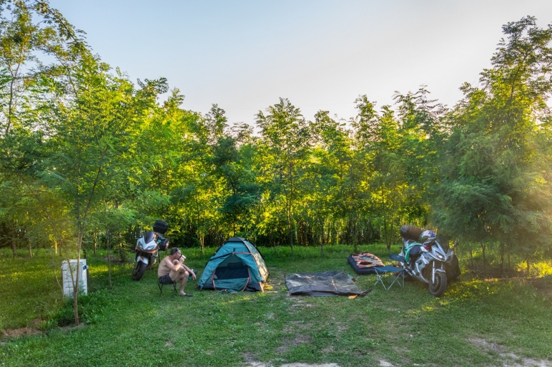 Camping & Mini Pet Farm