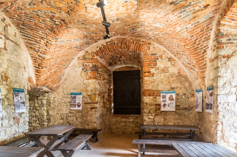 Babice - Zamek Lipowiec