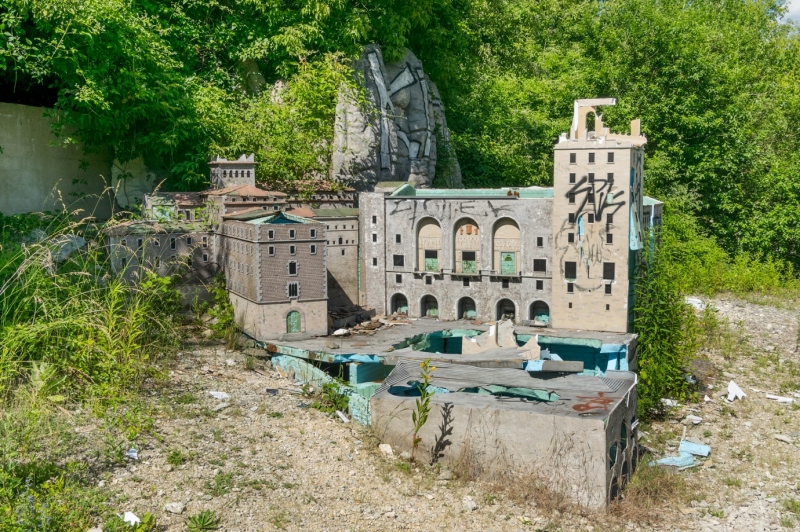 Opuszczony park miniatur sakralnych