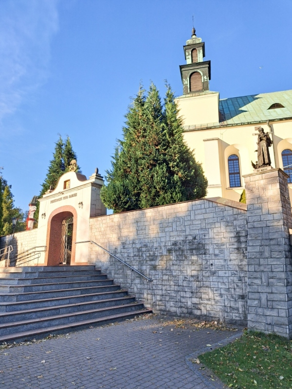 Sanktuarium Leśniów.