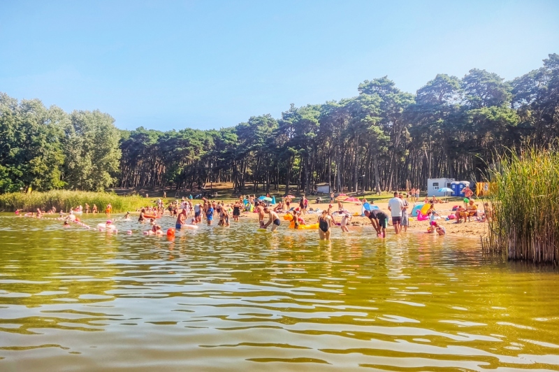 Plaża nad Jeziorem Lipno.