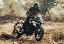 BMW wprowadza pierwszą dużą modernizację modelu G310 GS na 2021 rok
