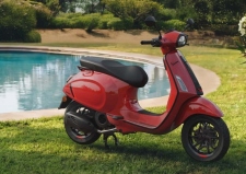 Vespa Primavera i Sprint S 50 / 125 / 150 2026 z ekranami LCD i tarczą hamulcową z tyłu!